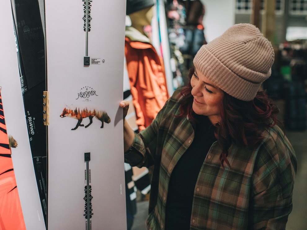 Lesley Betts and the Burton Yeasayer snowboard