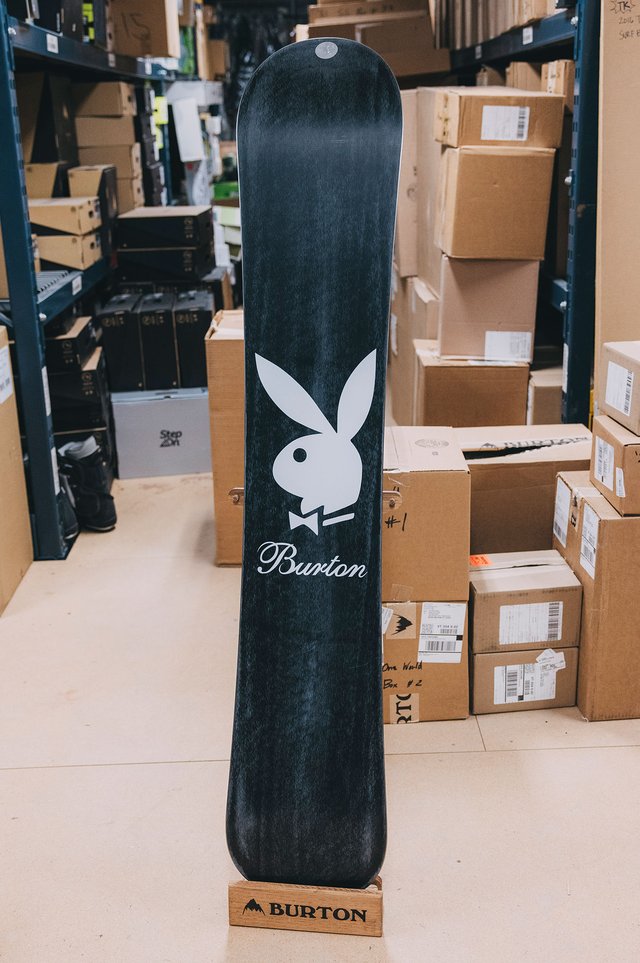 Playboy_gold_burton_rare_snowboards_base.jpg