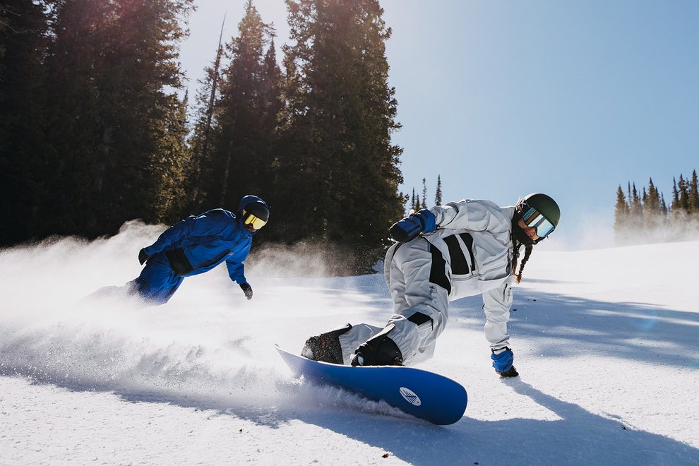 snowboard-wax-types-snowboarders-racing.jpg