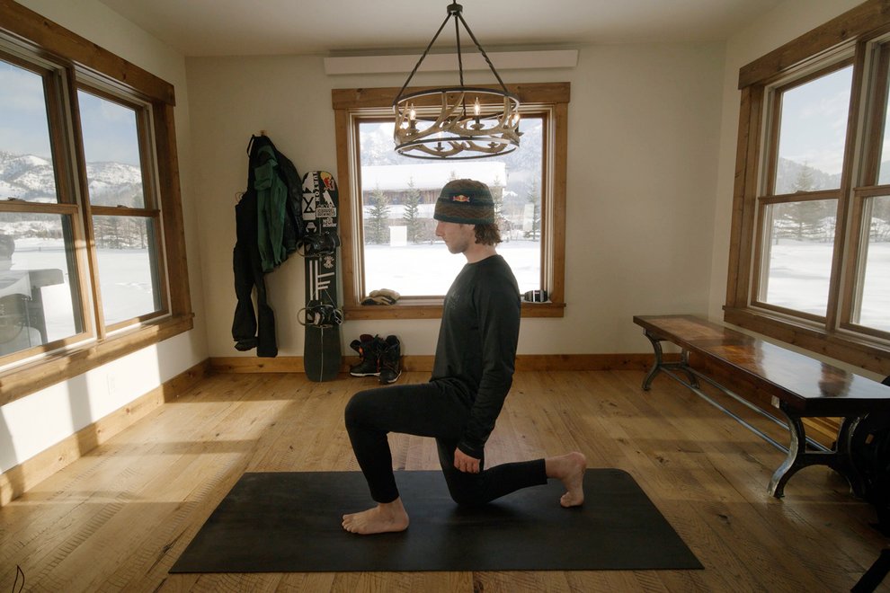 snowboarding-stretches-bodyweight-lunge-stretch.jpg