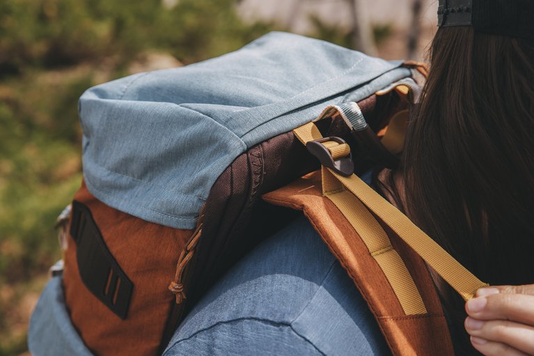 Burton backpacks featuring load lifters.