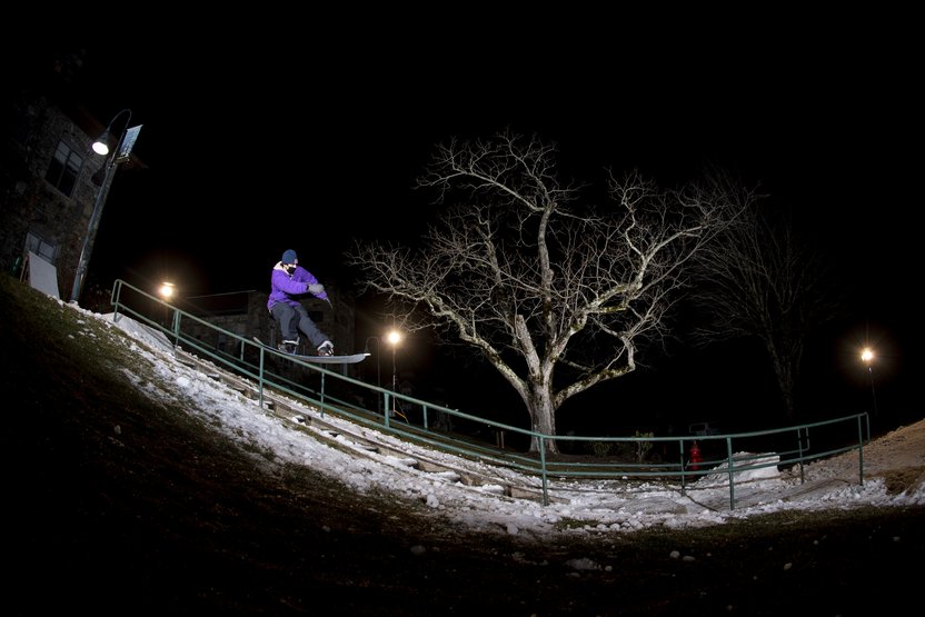 With perfect handrails like this, it's about time someone was able to get after these spots (@lukewinkelmann)