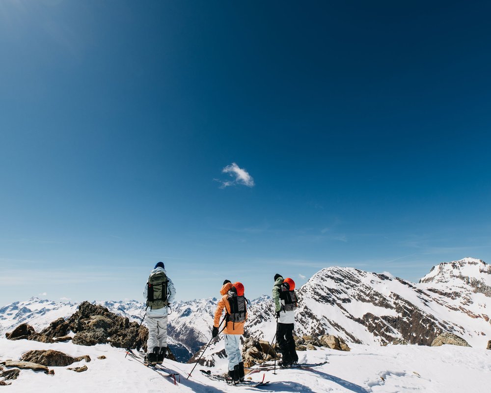 Header_E0mZJ6t.93204f06.fill-