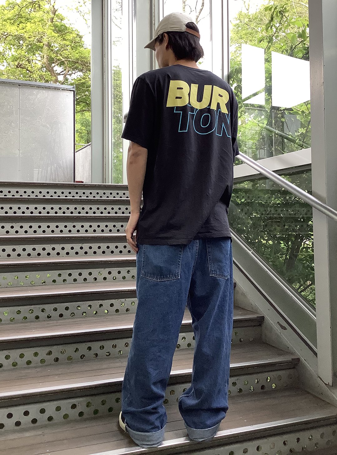 Burton（バートン）ストアスタッフのTシャツスタイル！ | BURTON JP