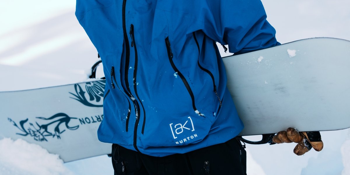 BURTON スノーボードジャケット 防水衣類専用の洗剤で洗いました。 Product_WiegelesBC_JesseDawso.