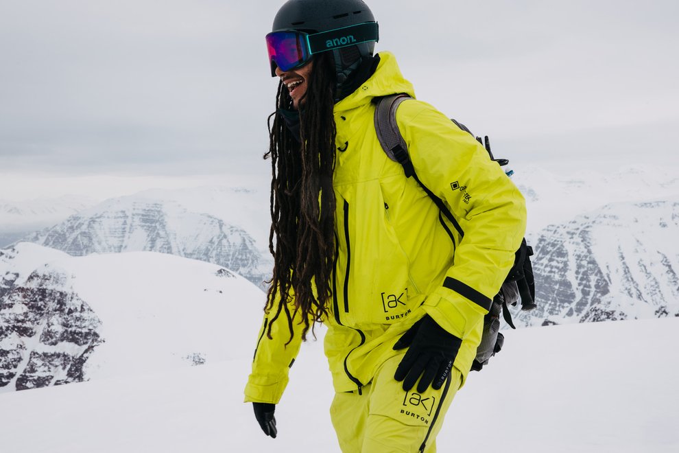 beginner-snowboarding-tips-wear-a-helmet.jpg